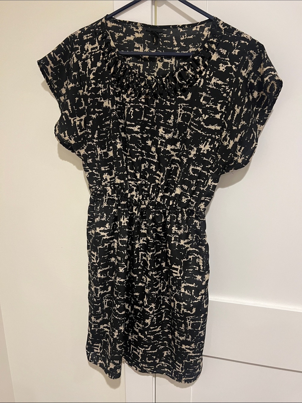 Black and Cream Abstract Print Short Sleeve Dress